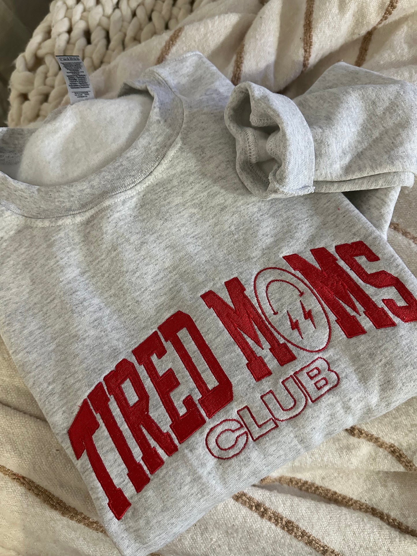 Tired moms club (red thread)